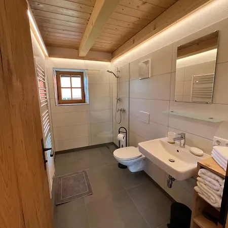 Naehe Attersee - Traunsee Lehner Im Wald Charmantes In Alleinlage * Rutzenmoos