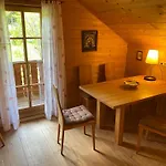 Naehe Attersee - Traunsee Lehner Im Wald Idyllisches In Alleinlage